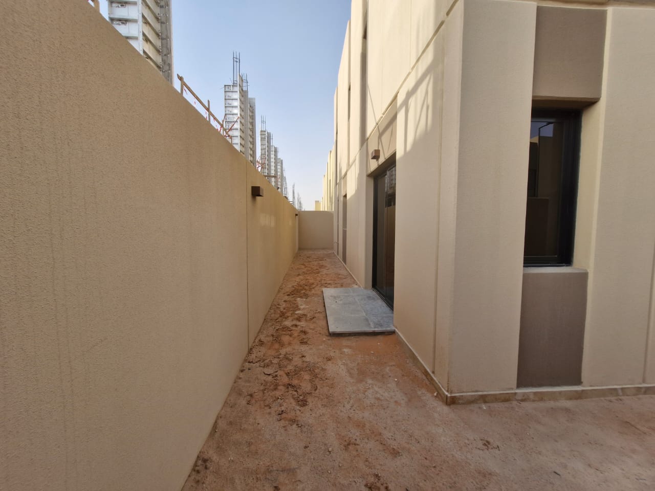 🏰 **Modern Luxury Villa | Sidra District – Roshn